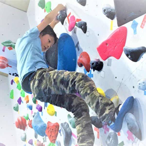 茅ヶ崎でキッズのスポーツならボルダリング・ノボルバ