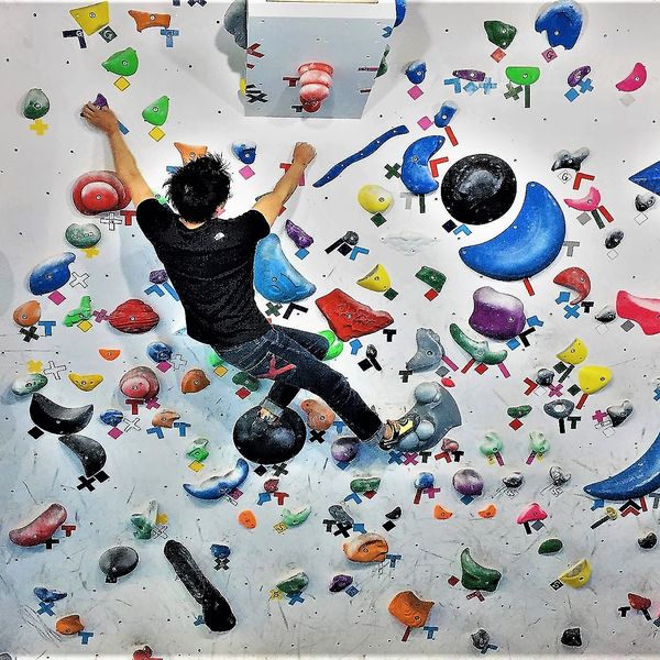 茅ケ崎で屋内の遊びならボルダリングジム・ノボルバ