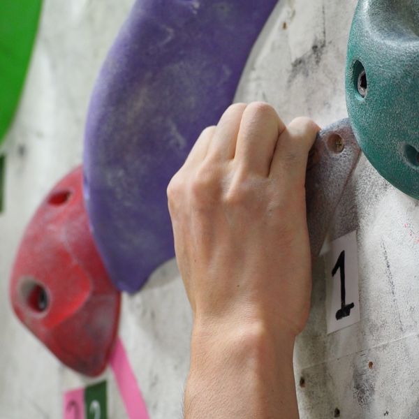 茅ケ崎で運動を趣味にするならボルダリングノボルバ